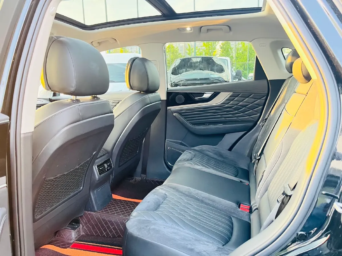 2022 HongQi HS5 2.0T 224HP L4 6AT,autocango,china used car exporter,china ev exporter,chinese used car exporter,chinese used ev exporter