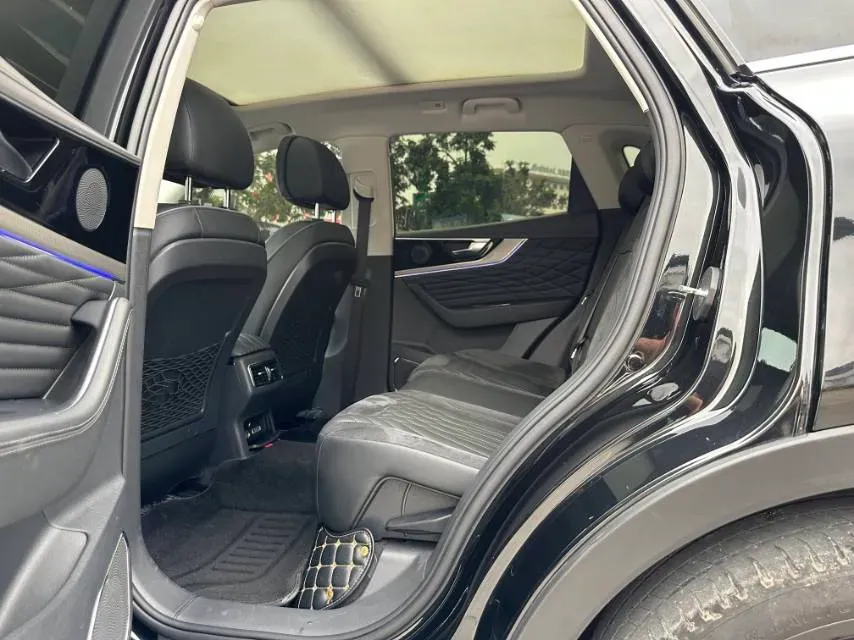 2022 HongQi HS5 2.0T 224HP L4 6AT,autocango,china used car exporter,china ev exporter,chinese used car exporter,chinese used ev exporter