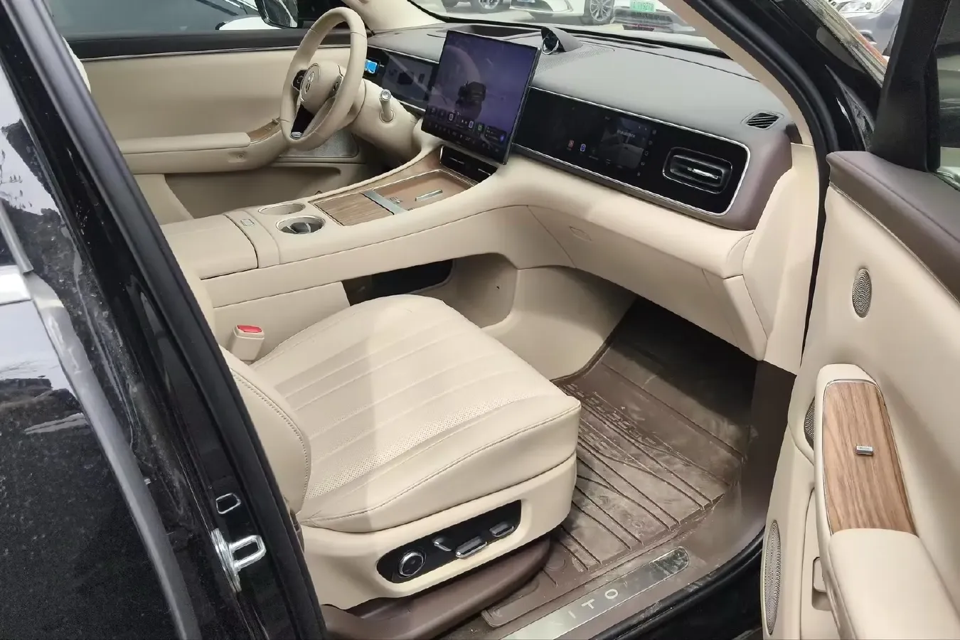 2026 AITO AITO M7 REEV 160HP REEV,autocango,china used car exporter,china ev exporter,chinese used car exporter,chinese used ev exporter