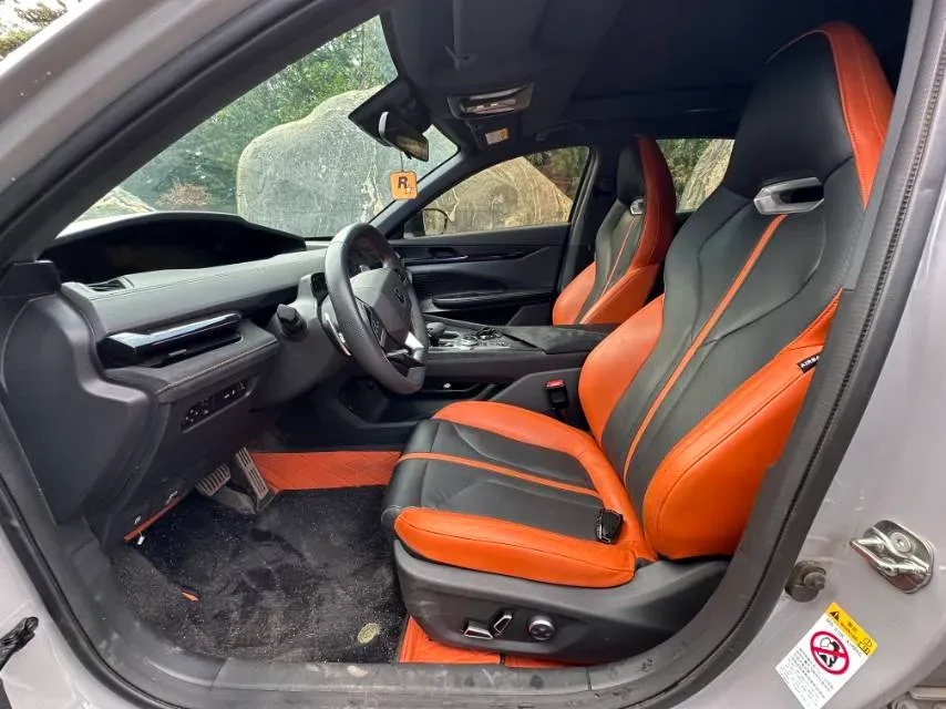 2024 ChangAn UNI-V 1.5T 188HP L4 7DCT,autocango,china used car exporter,china ev exporter,chinese used car exporter,chinese used ev exporter