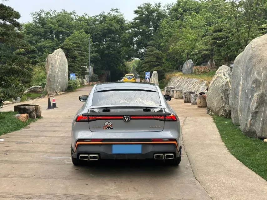 2024 ChangAn UNI-V 1.5T 188HP L4 7DCT,autocango,china used car exporter,china ev exporter,chinese used car exporter,chinese used ev exporter