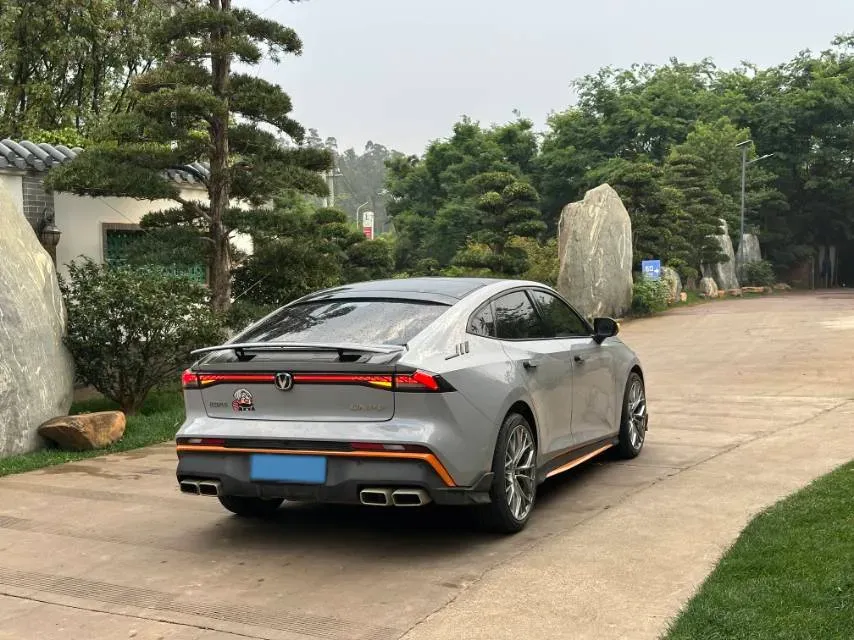 2024 ChangAn UNI-V 1.5T 188HP L4 7DCT,autocango,china used car exporter,china ev exporter,chinese used car exporter,chinese used ev exporter