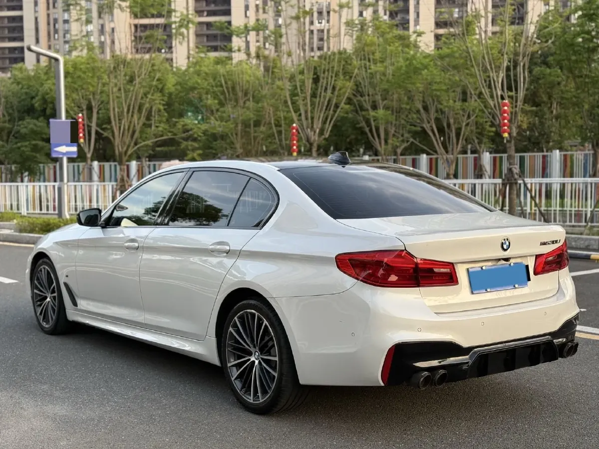 2020 BMW 5 Series 2.0T 252HP L4 8AT,autocango,china used car exporter,china ev exporter,chinese used car exporter,chinese used ev exporter