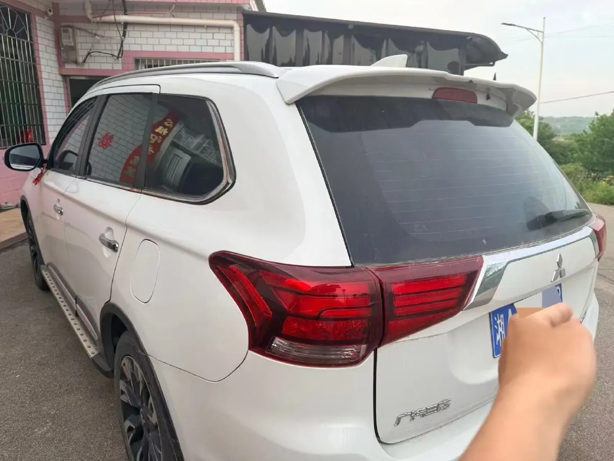 2020 Mitsubishi Outlander 2.4L 192HP L4 CVT,autocango,china used car exporter,china ev exporter,chinese used car exporter,chinese used ev exporter
