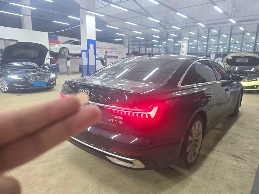 2023 Audi A6L 2.0T 245HP L4 7DCT,autocango,china used car exporter,china ev exporter,chinese used car exporter,chinese used ev exporter