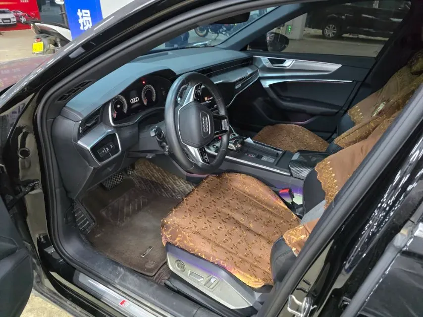 2023 Audi A6L 2.0T 245HP L4 7DCT,autocango,china used car exporter,china ev exporter,chinese used car exporter,chinese used ev exporter