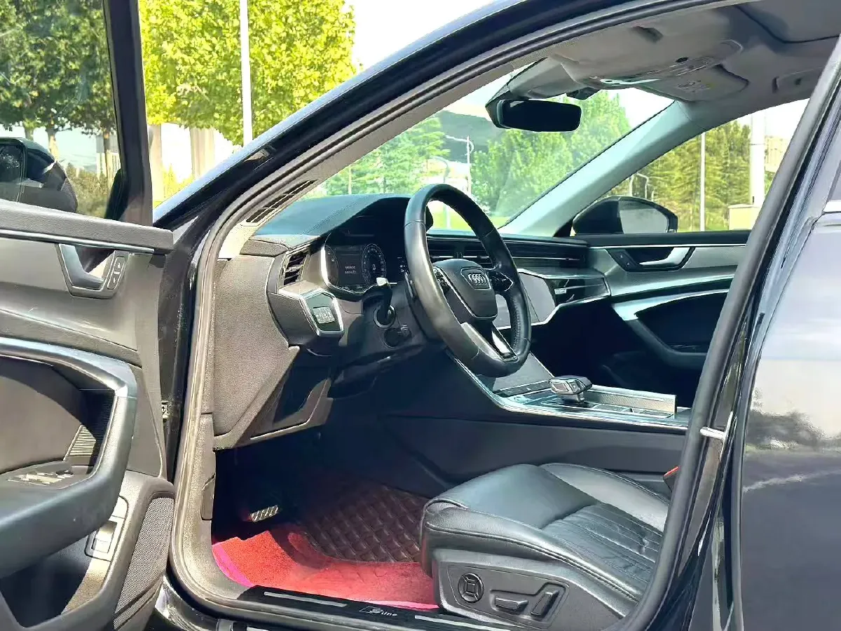 2020 Audi A6L 2.0T 190HP L4 7DCT,autocango,china used car exporter,china ev exporter,chinese used car exporter,chinese used ev exporter