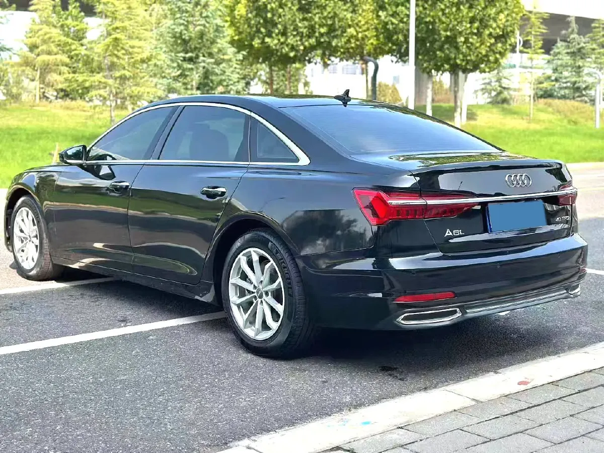 2020 Audi A6L 2.0T 190HP L4 7DCT,autocango,china used car exporter,china ev exporter,chinese used car exporter,chinese used ev exporter