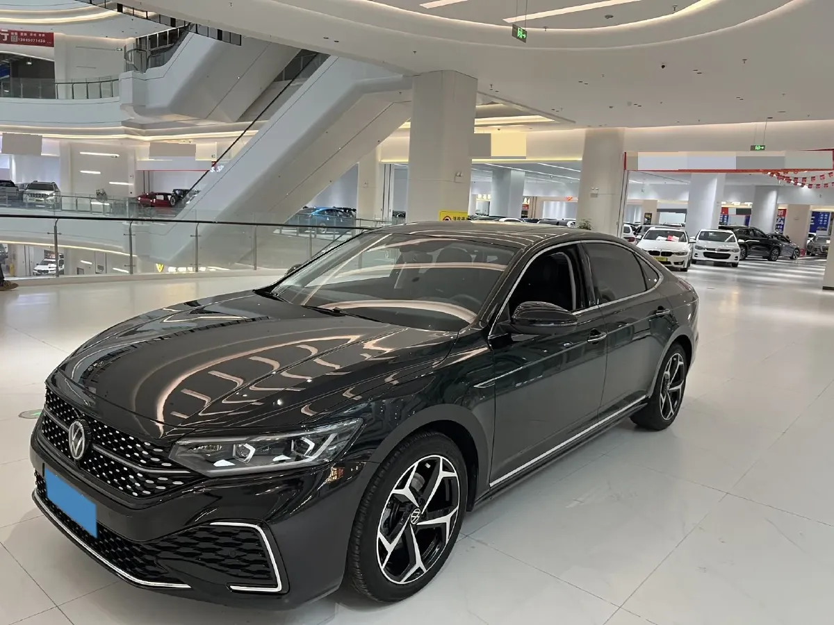 2024 Volkswagen Passat 2.0T 220HP L4 7DCT,autocango,china used car exporter,china ev exporter,chinese used car exporter,chinese used ev exporter