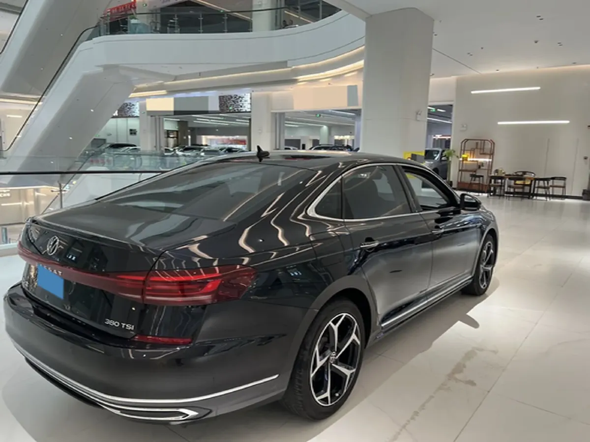 2024 Volkswagen Passat 2.0T 220HP L4 7DCT,autocango,china used car exporter,china ev exporter,chinese used car exporter,chinese used ev exporter