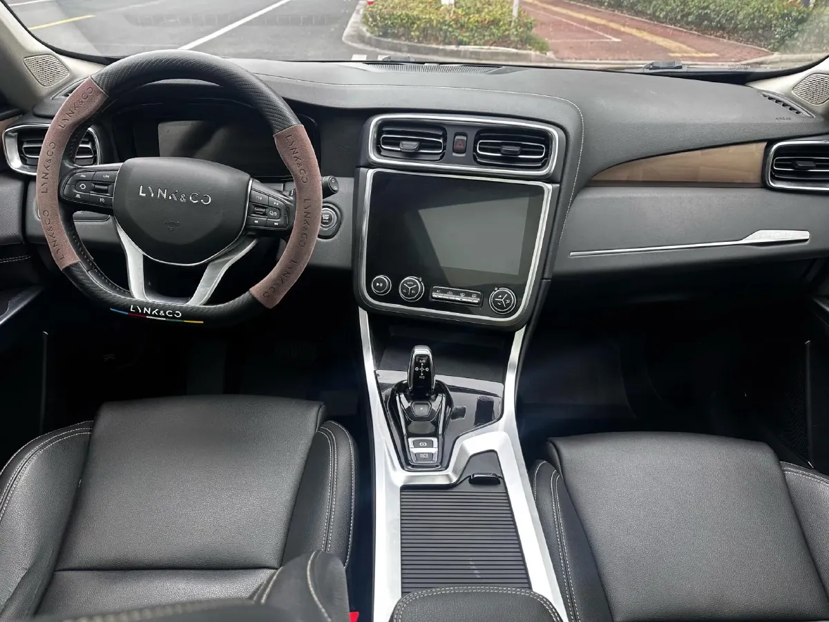 2019 LYNK&CO 01 2.0T 190HP L4 6AT,autocango,china used car exporter,china ev exporter,chinese used car exporter,chinese used ev exporter