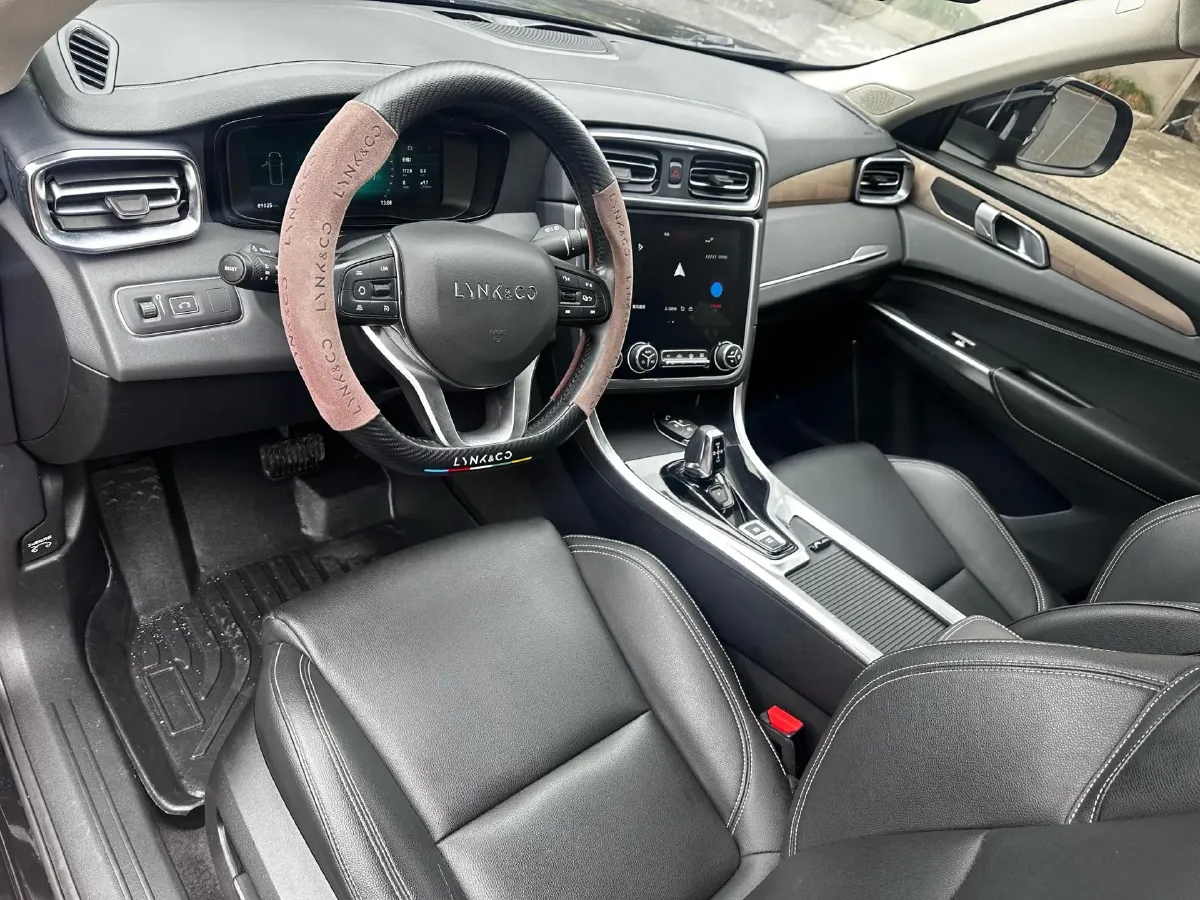 2019 LYNK&CO 01 2.0T 190HP L4 6AT,autocango,china used car exporter,china ev exporter,chinese used car exporter,chinese used ev exporter