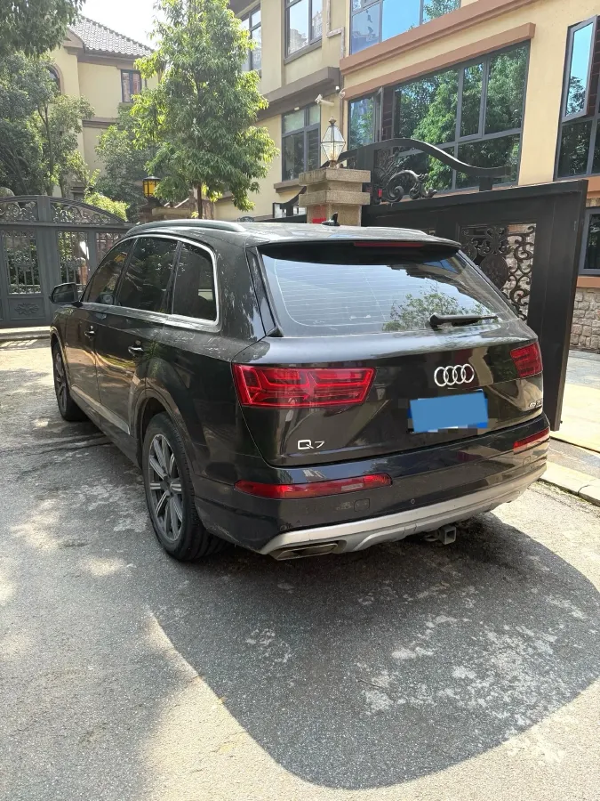 2019 Audi Q7 2.0T 252HP L4 8AT,autocango,china used car exporter,china ev exporter,chinese used car exporter,chinese used ev exporter