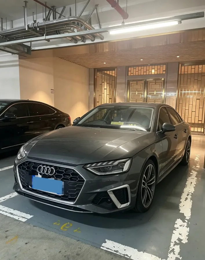 2022 Audi A4L 2.0T 190HP L4 7DCT,autocango,china used car exporter,china ev exporter,chinese used car exporter,chinese used ev exporter