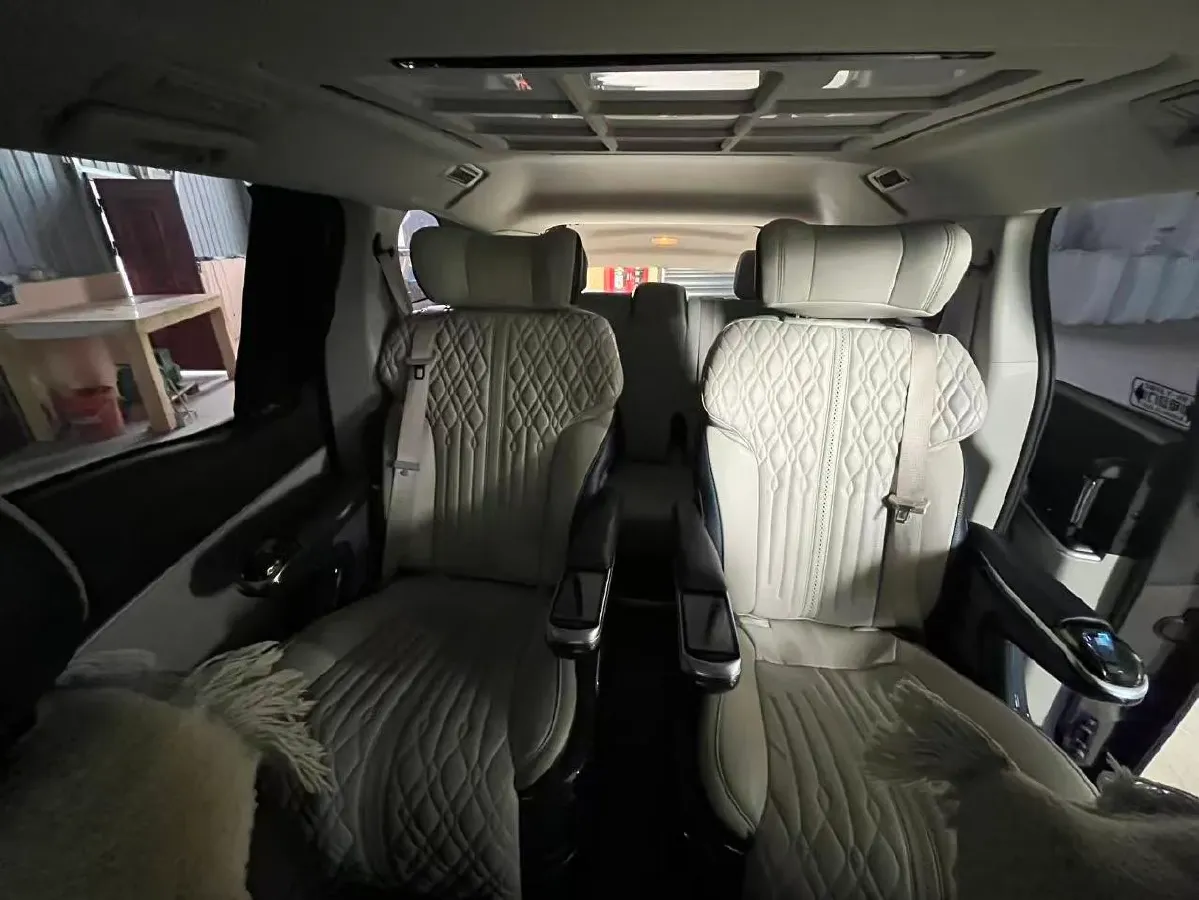 2021 Buick GL8 2.0T 237HP L4 9AT,autocango,china used car exporter,china ev exporter,chinese used car exporter,chinese used ev exporter