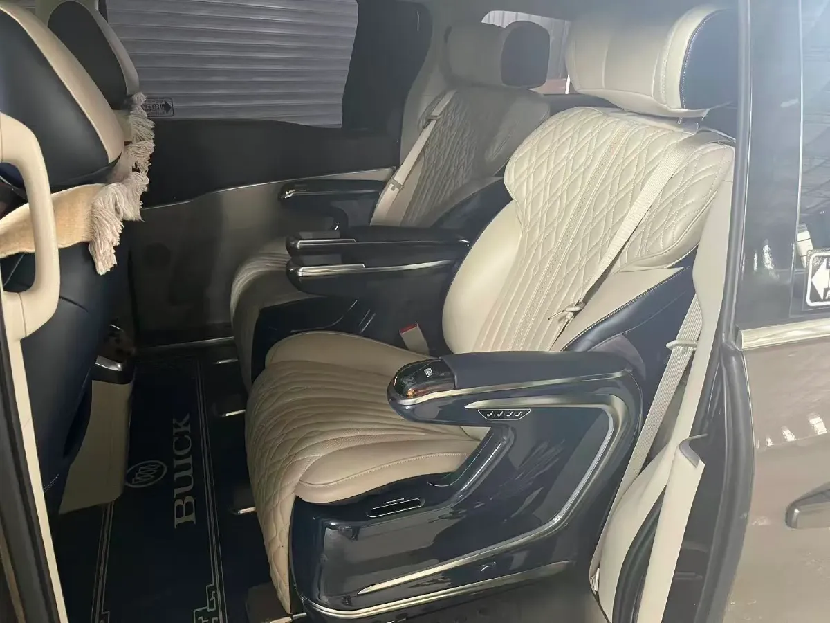 2021 Buick GL8 2.0T 237HP L4 9AT,autocango,china used car exporter,china ev exporter,chinese used car exporter,chinese used ev exporter