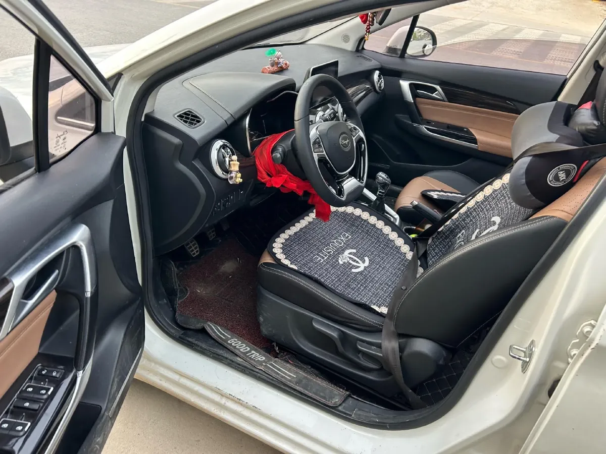 2018 BAIC ChangHe A6 1.5L 116HP L4 5MT,autocango,china used car exporter,china ev exporter,chinese used car exporter,chinese used ev exporter