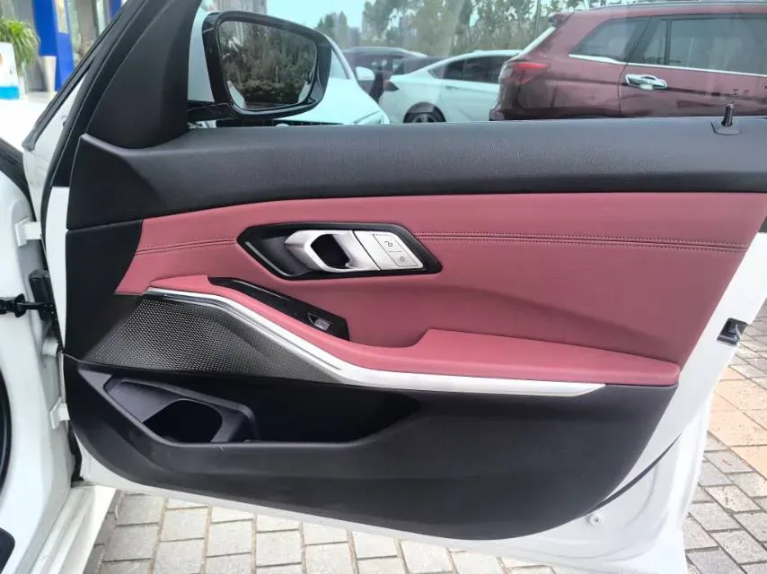 2021 BMW 3 Series 2.0T 184HP L4 8AT,autocango,china used car exporter,china ev exporter,chinese used car exporter,chinese used ev exporter