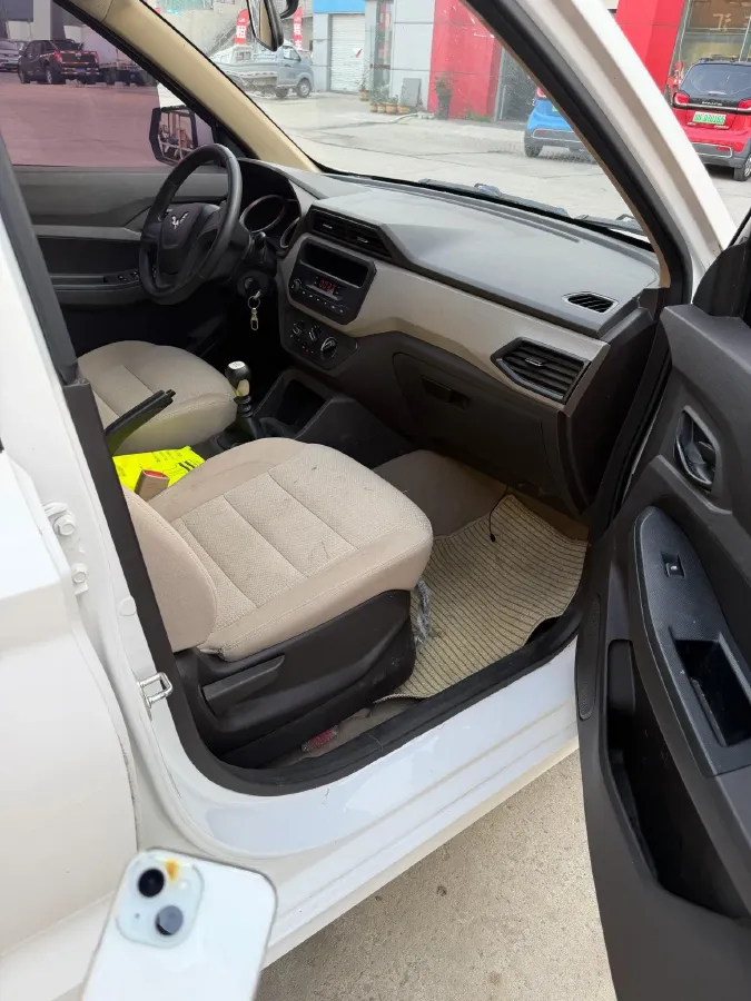 2019 WuLing HongGuang 1.5L 99HP L4 6MT,autocango,china used car exporter,china ev exporter,chinese used car exporter,chinese used ev exporter