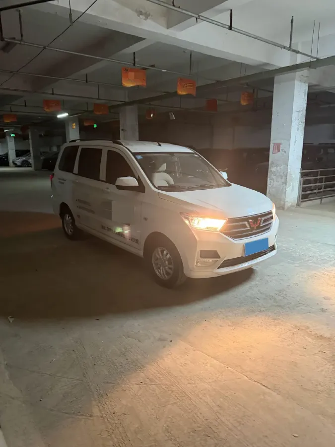 2019 WuLing HongGuang 1.5L 99HP L4 6MT,autocango,china used car exporter,china ev exporter,chinese used car exporter,chinese used ev exporter