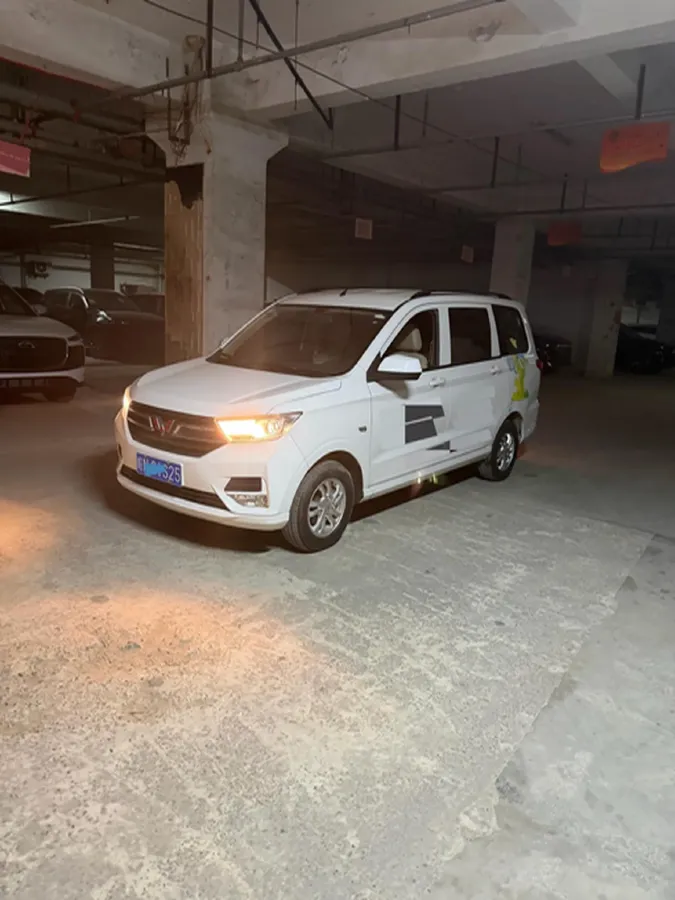 2019 WuLing HongGuang 1.5L 99HP L4 6MT,autocango,china used car exporter,china ev exporter,chinese used car exporter,chinese used ev exporter