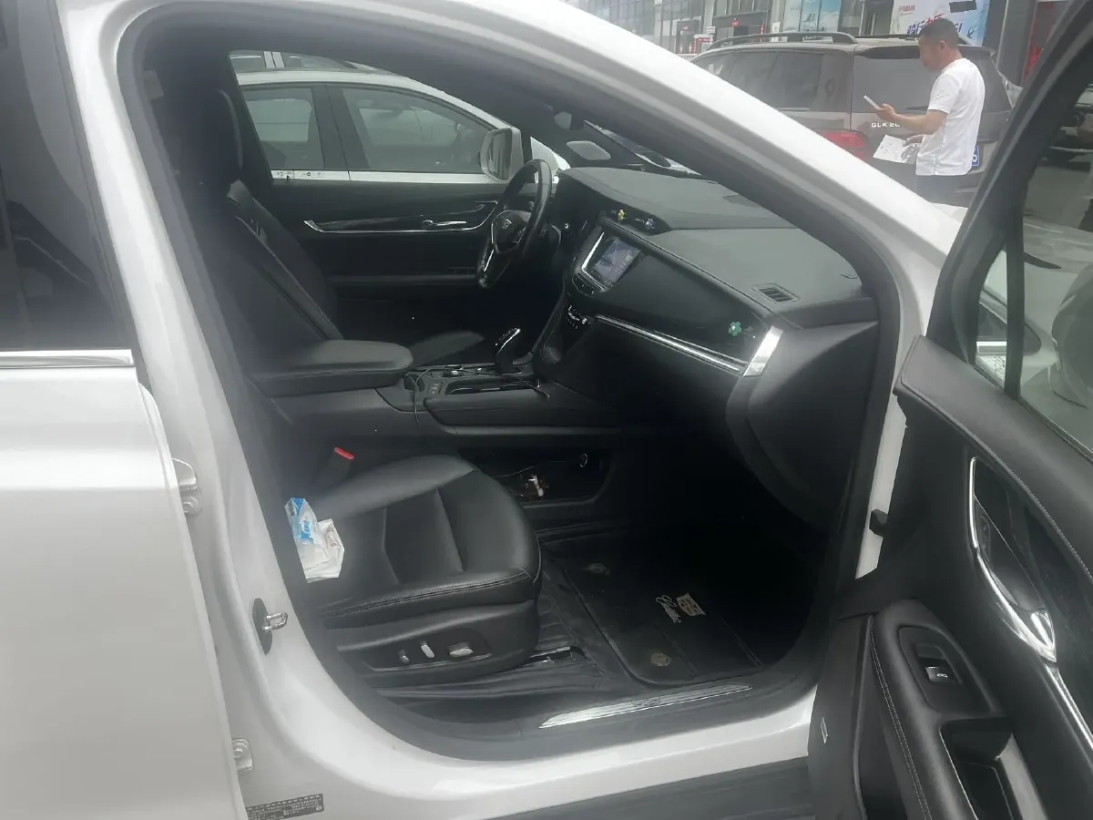 2020 Cadillac XT5 2.0T 237HP L4 9AT,autocango,china used car exporter,china ev exporter,chinese used car exporter,chinese used ev exporter