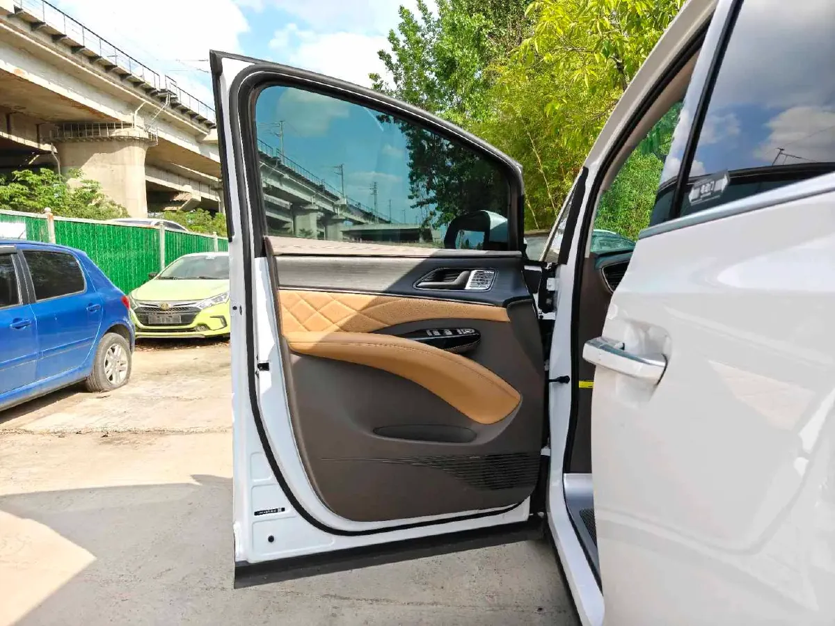 2022 Mercedes-Benz GLC Class 2.0T 197HP L4 9AT,autocango,china used car exporter,china ev exporter,chinese used car exporter,chinese used ev exporter