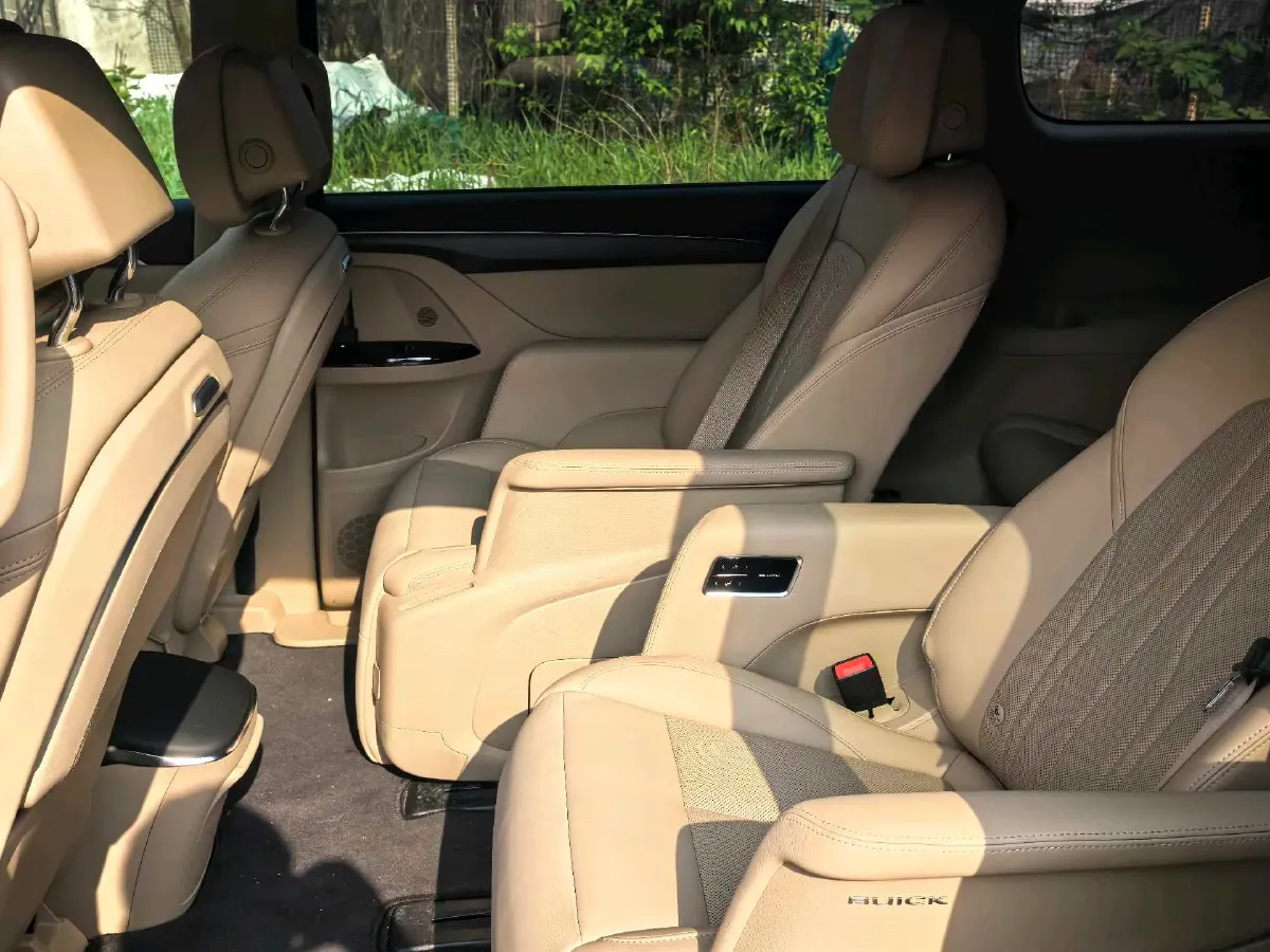 2025 Buick GL8 1.5T 180HP L4 2DHT PHEV,autocango,china used car exporter,china ev exporter,chinese used car exporter,chinese used ev exporter