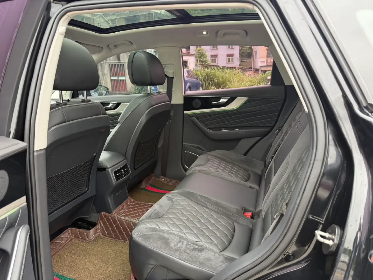 2019 HongQi HS5 2.0T 224HP L4 6AT,autocango,china used car exporter,china ev exporter,chinese used car exporter,chinese used ev exporter