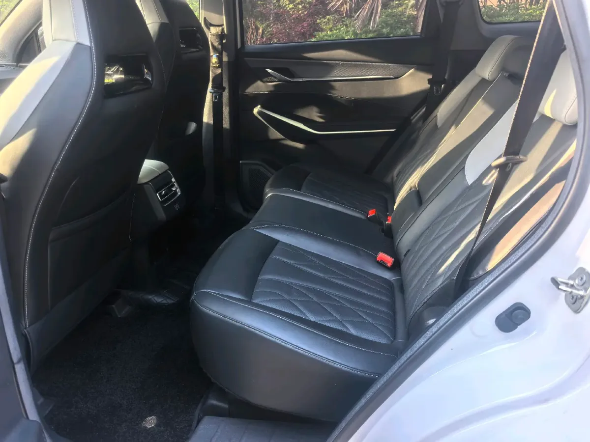 2024 ChangAn CS75 Plus 1.5T 188HP L4 8AT,autocango,china used car exporter,china ev exporter,chinese used car exporter,chinese used ev exporter