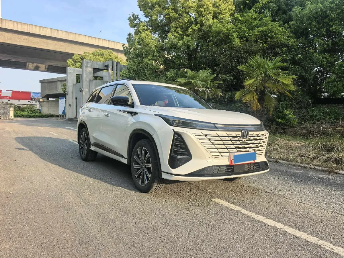 2024 ChangAn CS75 Plus 1.5T 188HP L4 8AT,autocango,china used car exporter,china ev exporter,chinese used car exporter,chinese used ev exporter