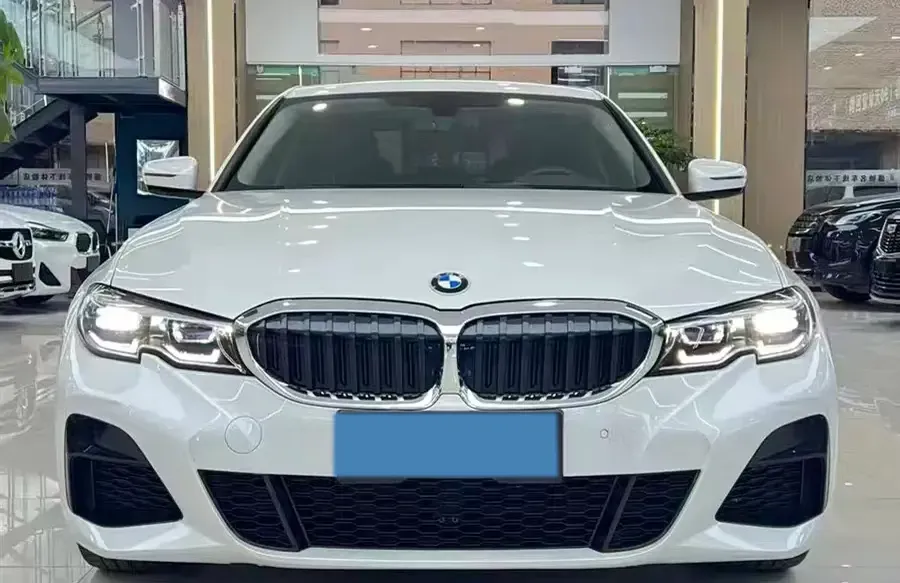 2023 BMW 3 Series 2.0T 156HP L4 8AT,autocango,china used car exporter,china ev exporter,chinese used car exporter,chinese used ev exporter