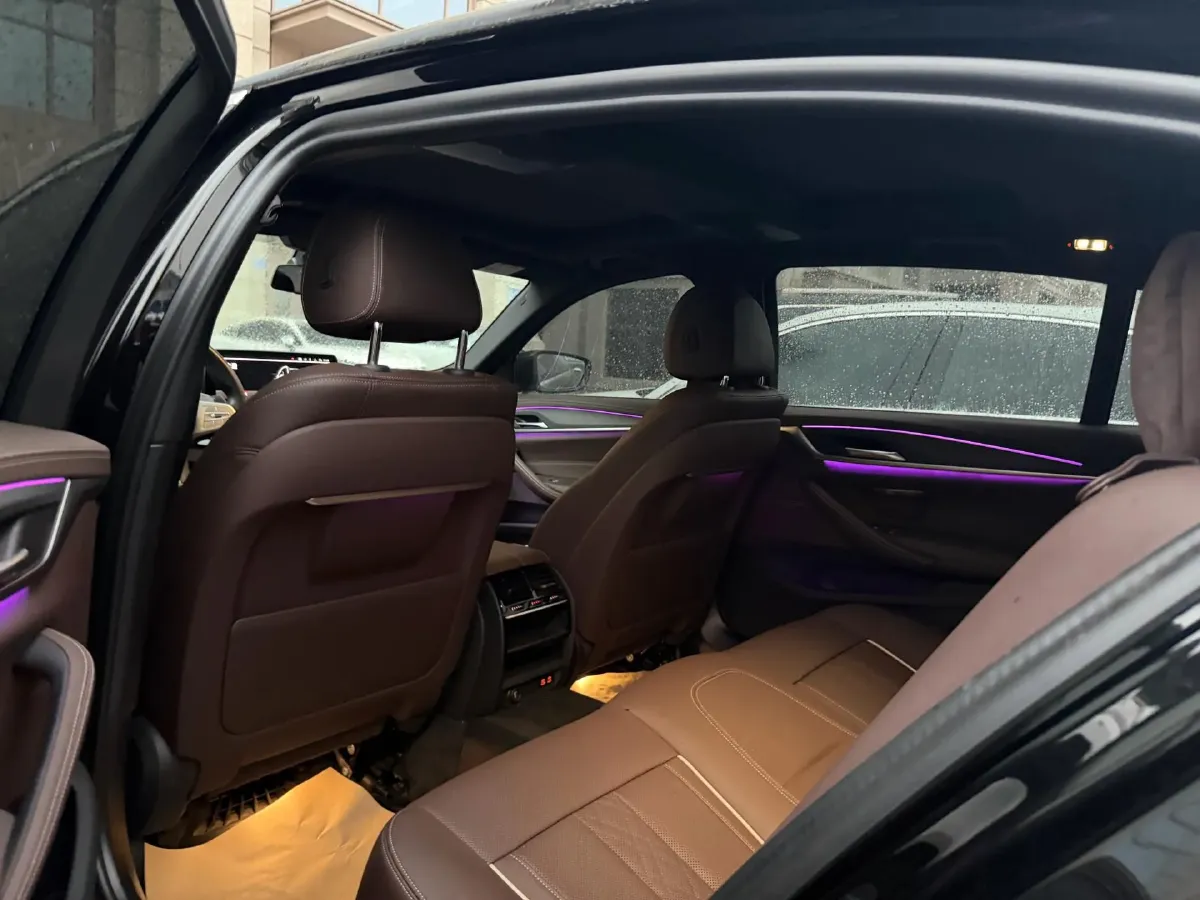 2023 BMW 5 Series 2.0T 245HP L4 8AT,autocango,china used car exporter,china ev exporter,chinese used car exporter,chinese used ev exporter