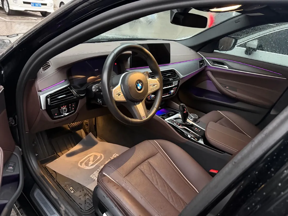 2023 BMW 5 Series 2.0T 245HP L4 8AT,autocango,china used car exporter,china ev exporter,chinese used car exporter,chinese used ev exporter