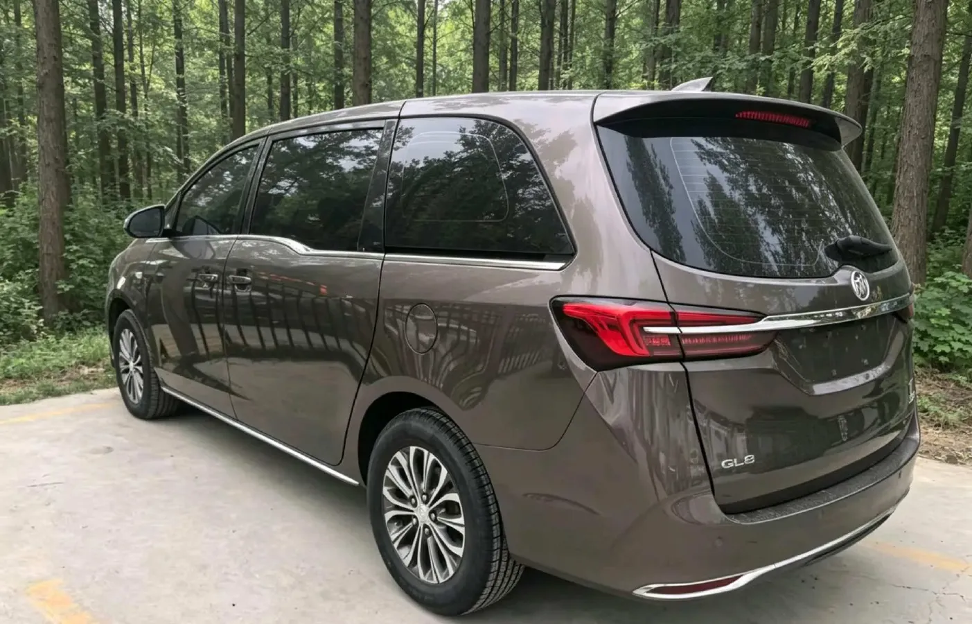 2023 Buick GL8 2.0T 237HP L4 9AT,autocango,china used car exporter,china ev exporter,chinese used car exporter,chinese used ev exporter