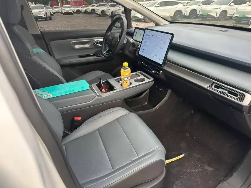 2024 Leapmotor C11 1.5L 95HP L4 REEV 43.74KWH,autocango,china used car exporter,china ev exporter,chinese used car exporter,chinese used ev exporter