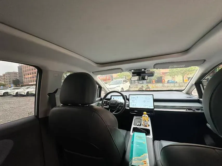 2024 Leapmotor C11 1.5L 95HP L4 REEV 43.74KWH,autocango,china used car exporter,china ev exporter,chinese used car exporter,chinese used ev exporter