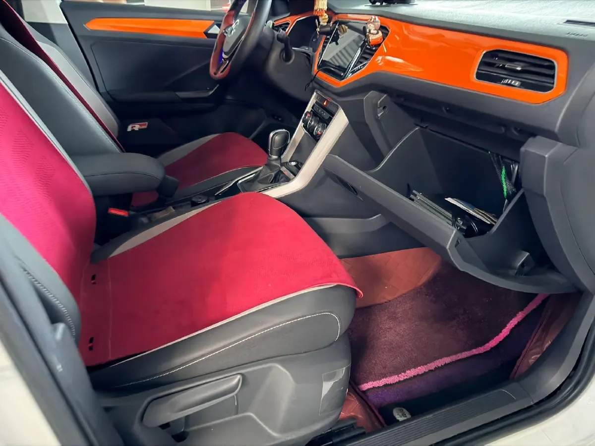 2022 Volkswagen T-Roc 1.4T 150HP L4 7DCT,autocango,china used car exporter,china ev exporter,chinese used car exporter,chinese used ev exporter