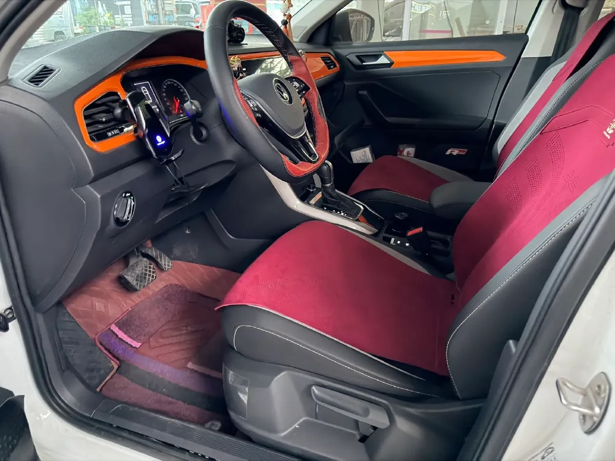 2022 Volkswagen T-Roc 1.4T 150HP L4 7DCT,autocango,china used car exporter,china ev exporter,chinese used car exporter,chinese used ev exporter