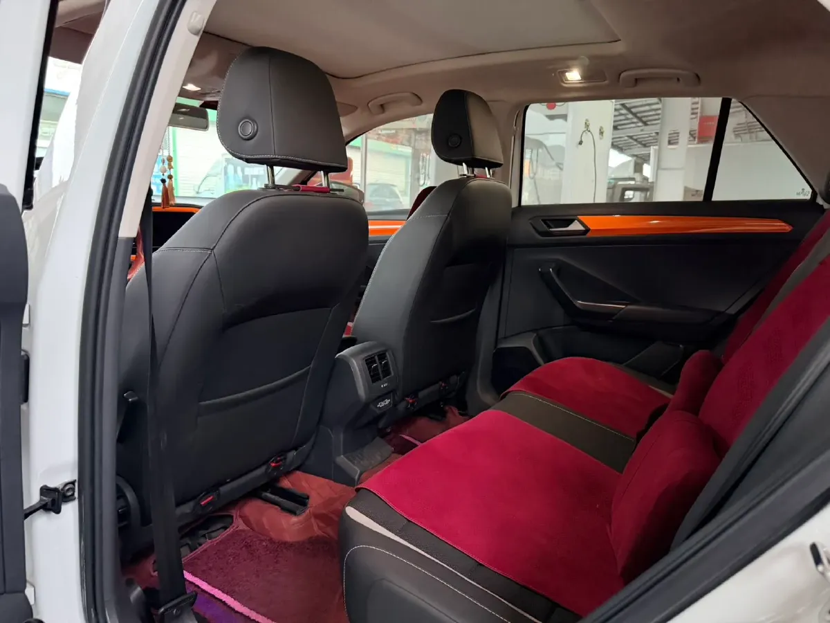 2022 Volkswagen T-Roc 1.4T 150HP L4 7DCT,autocango,china used car exporter,china ev exporter,chinese used car exporter,chinese used ev exporter