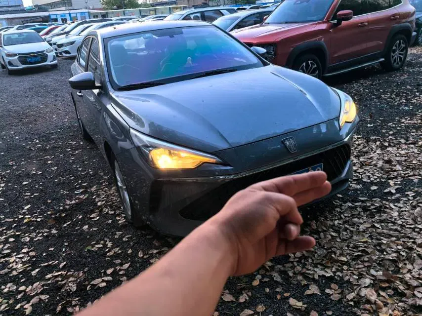 2023 Roewe i5 1.5L 129HP L4 5MT,autocango,china used car exporter,china ev exporter,chinese used car exporter,chinese used ev exporter