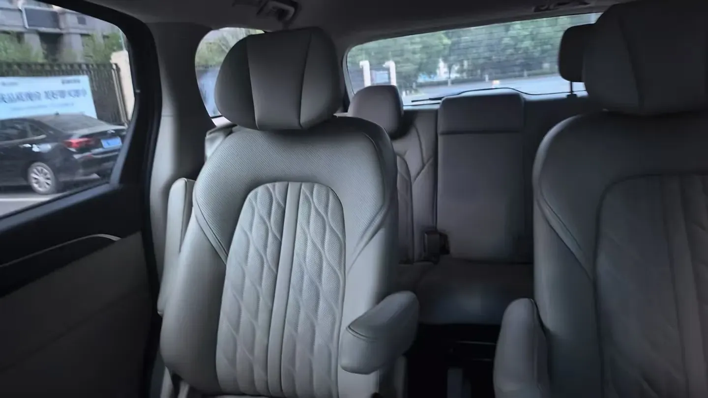 2023 Buick GL8 2.0T 237HP L4 9AT,autocango,china used car exporter,china ev exporter,chinese used car exporter,chinese used ev exporter