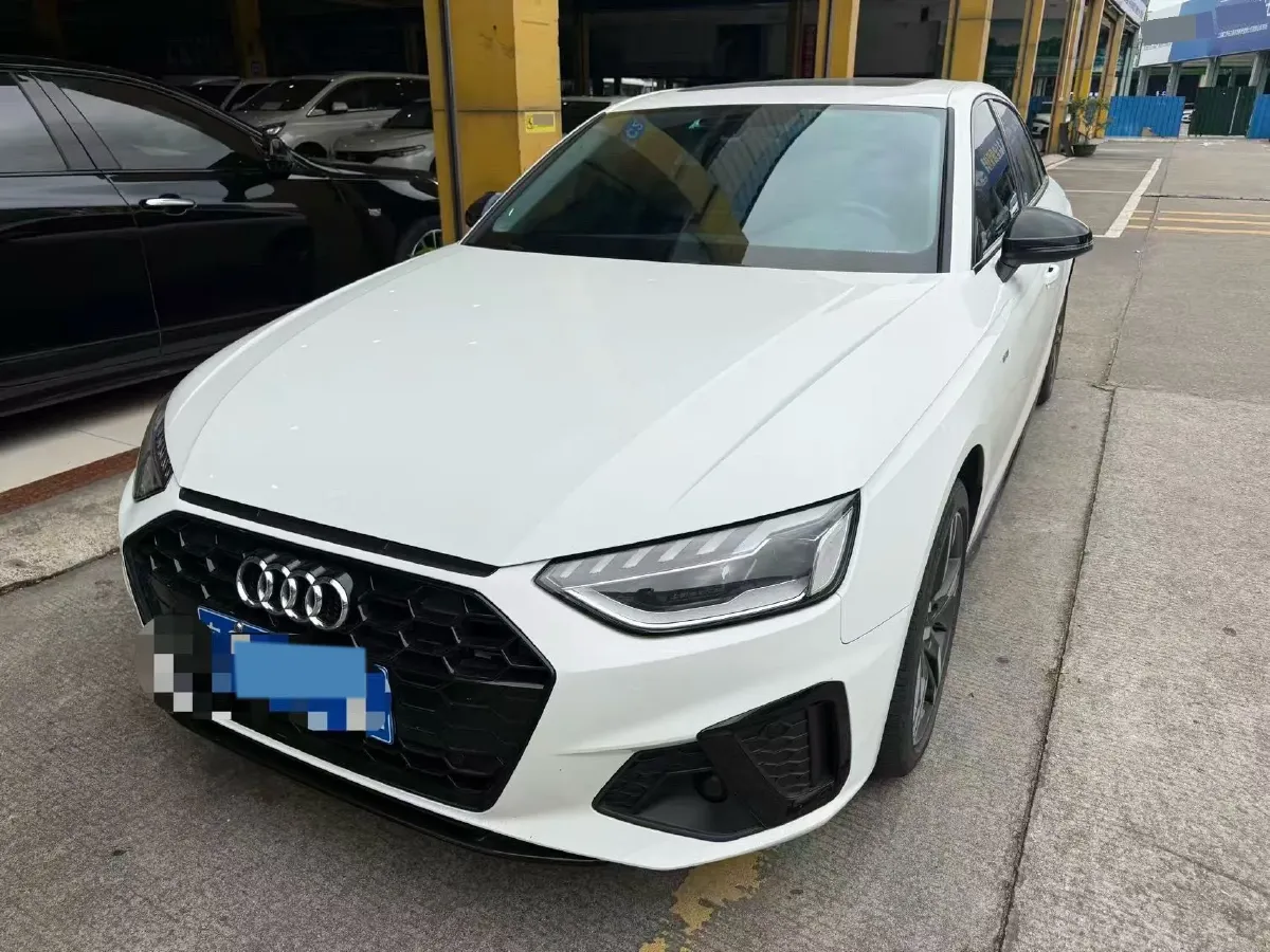2022 Audi A4L 2.0T 190HP L4 7DCT,autocango,china used car exporter,china ev exporter,chinese used car exporter,chinese used ev exporter