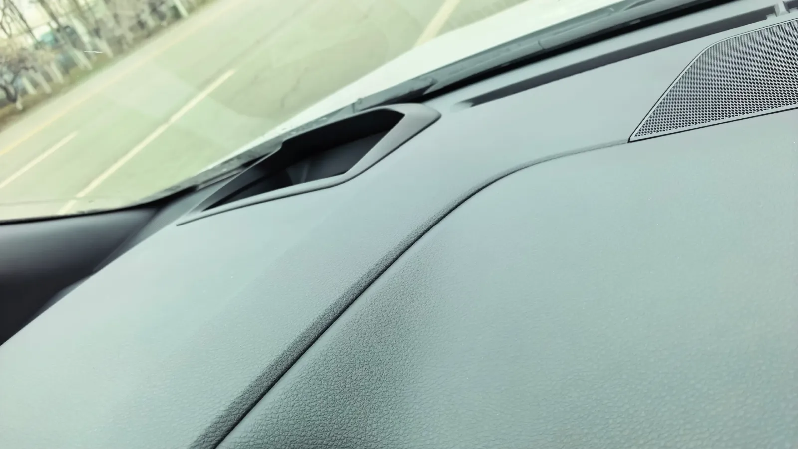 2024 Toyota Granvia 2.5L 189HP L4 E-CVT Hybrid,autocango,china used car exporter,china ev exporter,chinese used car exporter,chinese used ev exporter