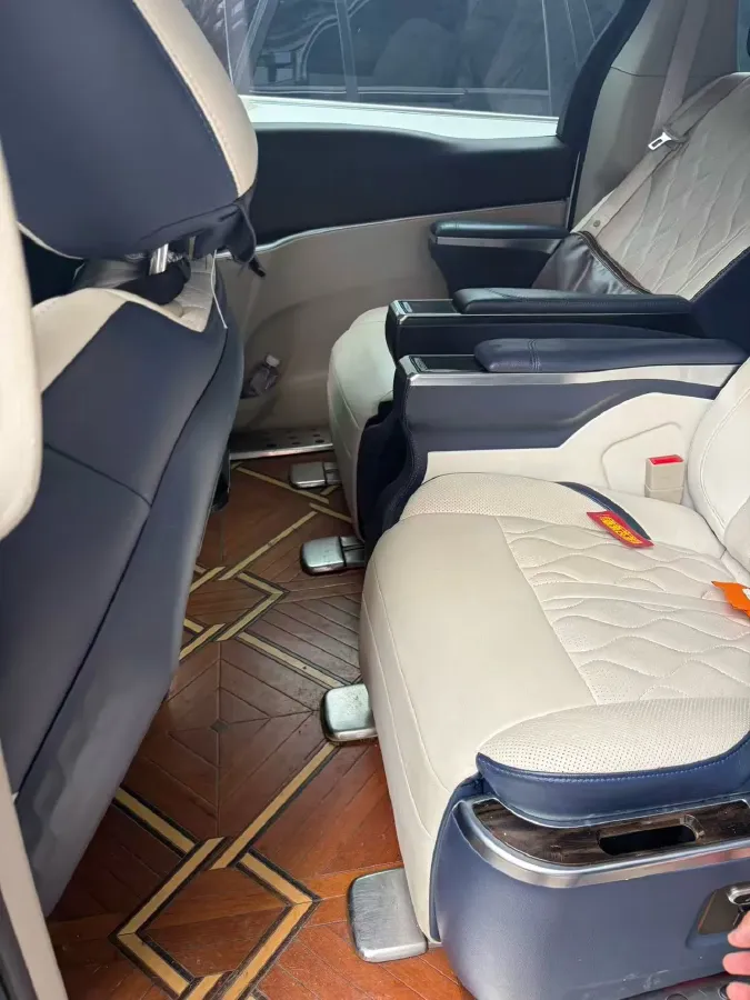 2021 Buick GL8 2.0T 237HP L4 9AT,autocango,china used car exporter,china ev exporter,chinese used car exporter,chinese used ev exporter