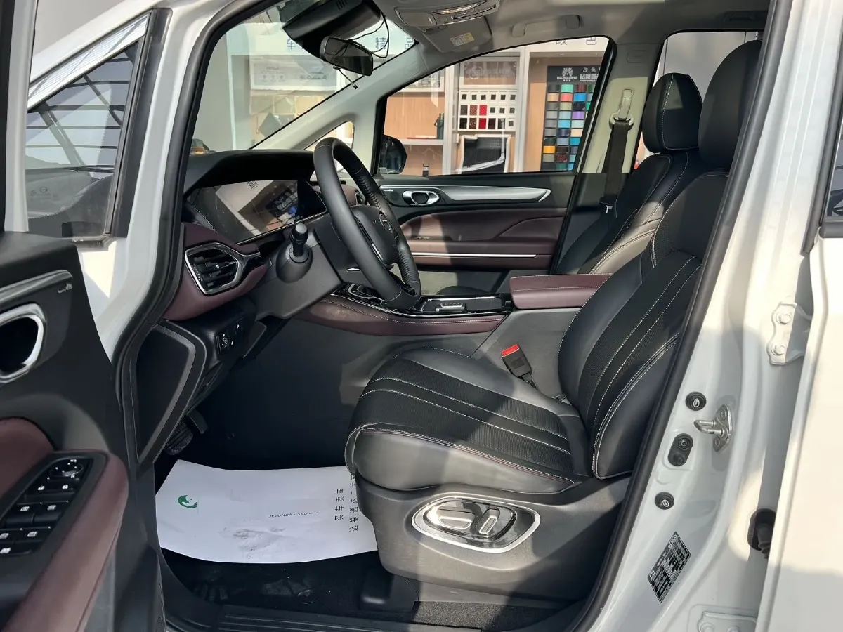 2021 GAC Trumpchi M6 1.5T 169HP L4 7DCT,autocango,china used car exporter,china ev exporter,chinese used car exporter,chinese used ev exporter