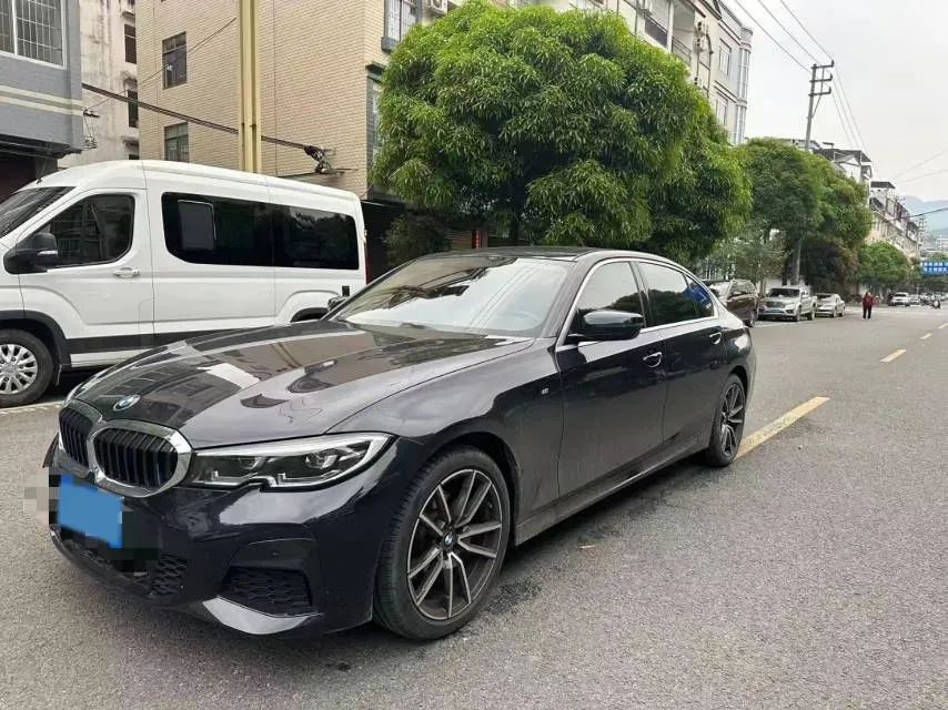 2022 BMW 3 Series 2.0T 156HP L4 8AT,autocango,china used car exporter,china ev exporter,chinese used car exporter,chinese used ev exporter