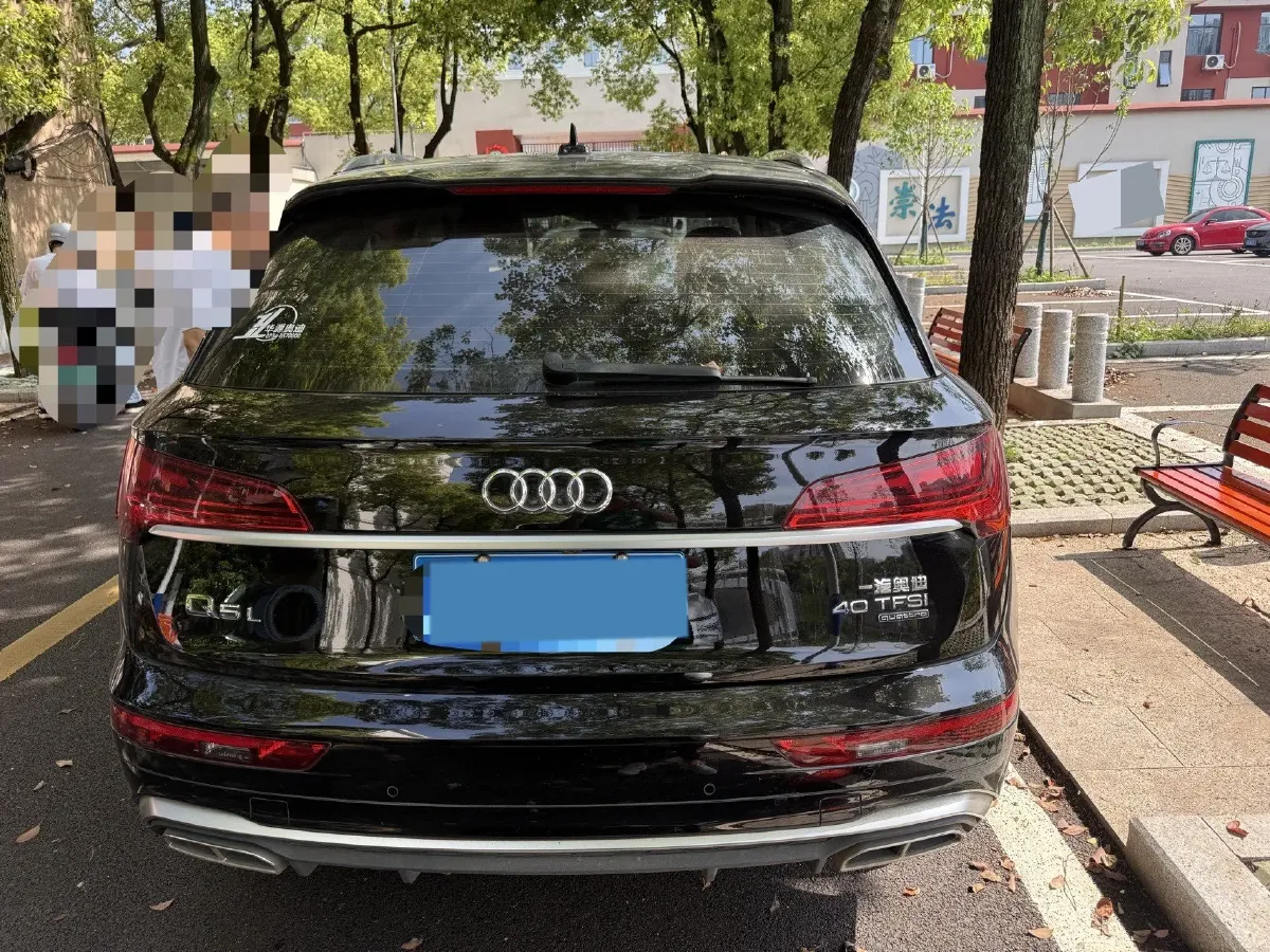 2025 Audi Q5L 2.0T 190HP L4 7DCT,autocango,china used car exporter,china ev exporter,chinese used car exporter,chinese used ev exporter