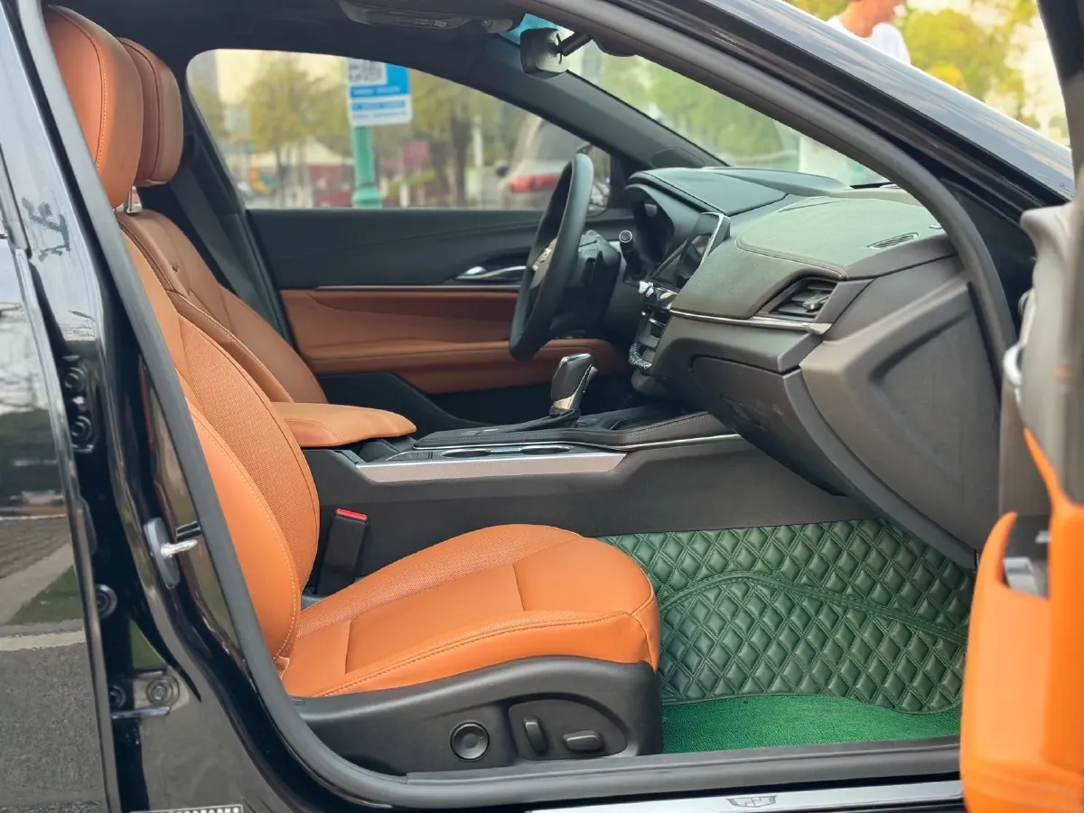 2021 Cadillac CT4 2.0T 237HP L4 8AT,autocango,china used car exporter,china ev exporter,chinese used car exporter,chinese used ev exporter