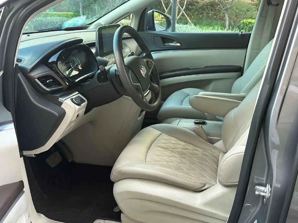 2021 Buick GL8 2.0T 237HP L4 9AT,autocango,china used car exporter,china ev exporter,chinese used car exporter,chinese used ev exporter